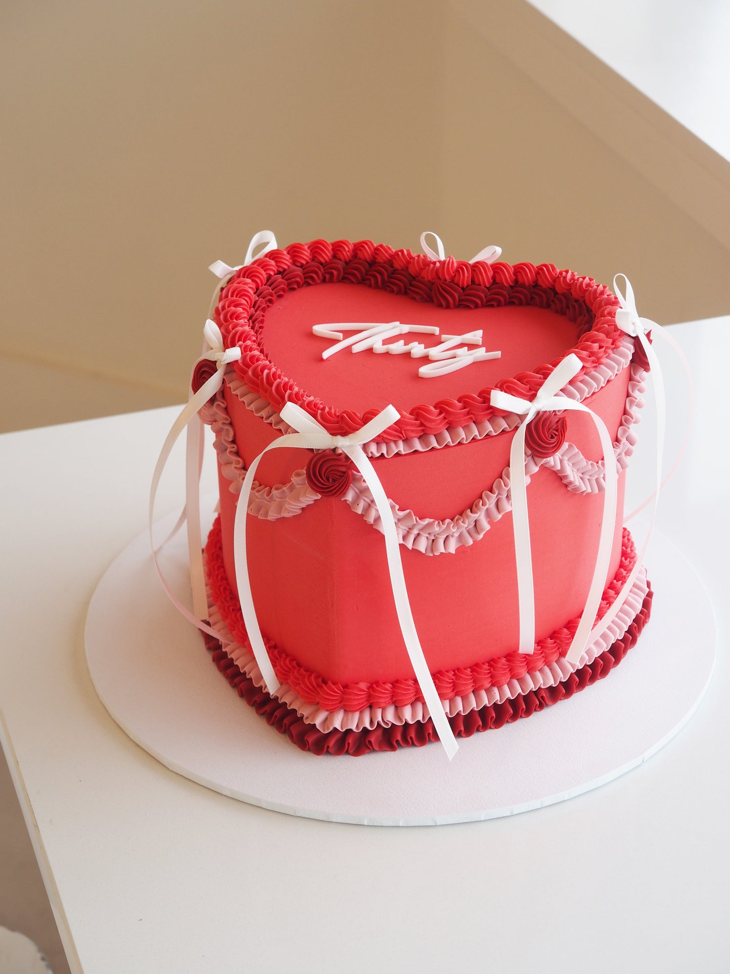 Retro Frill Heart Cake