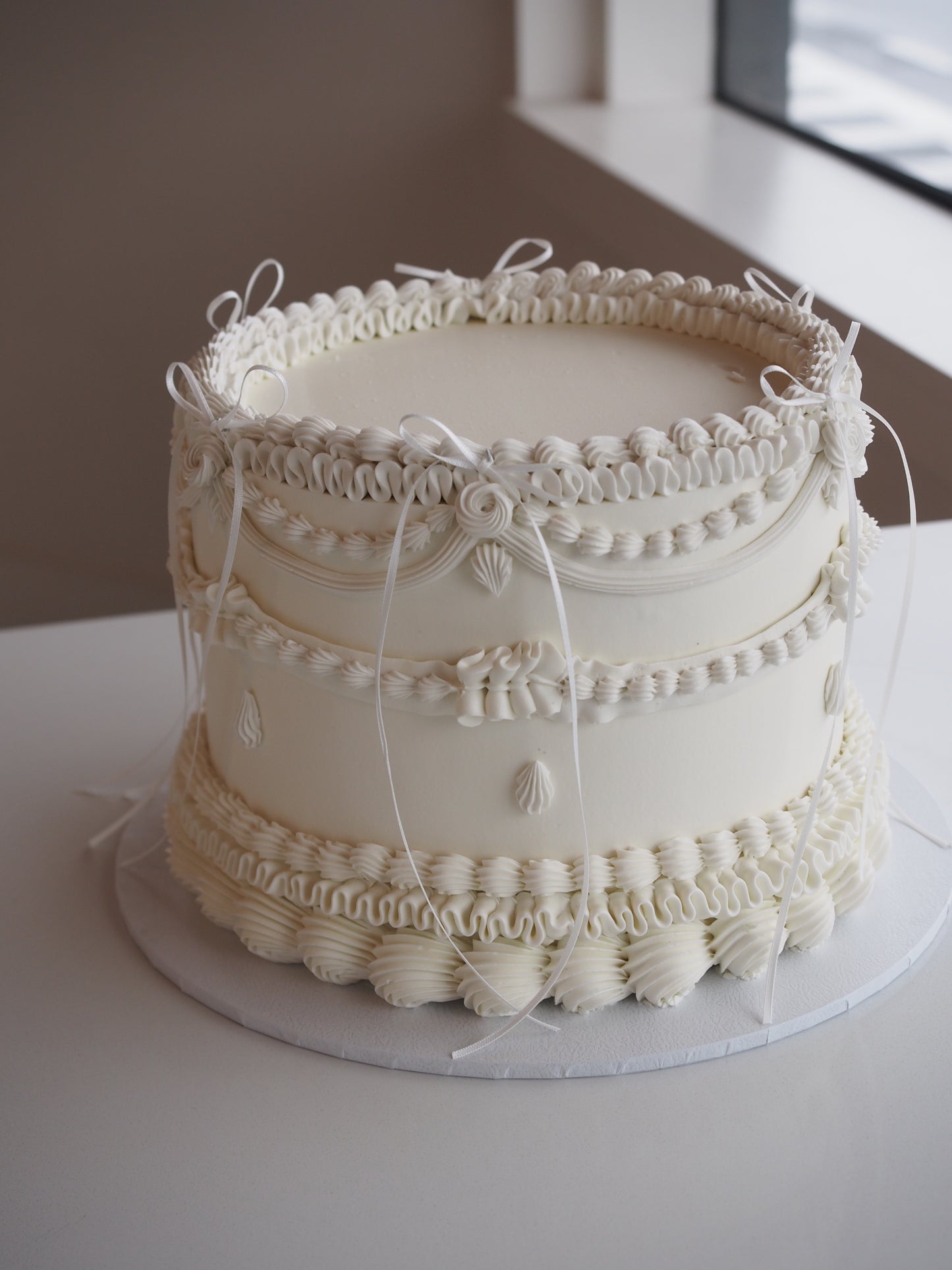 Dainty Vintage Cake