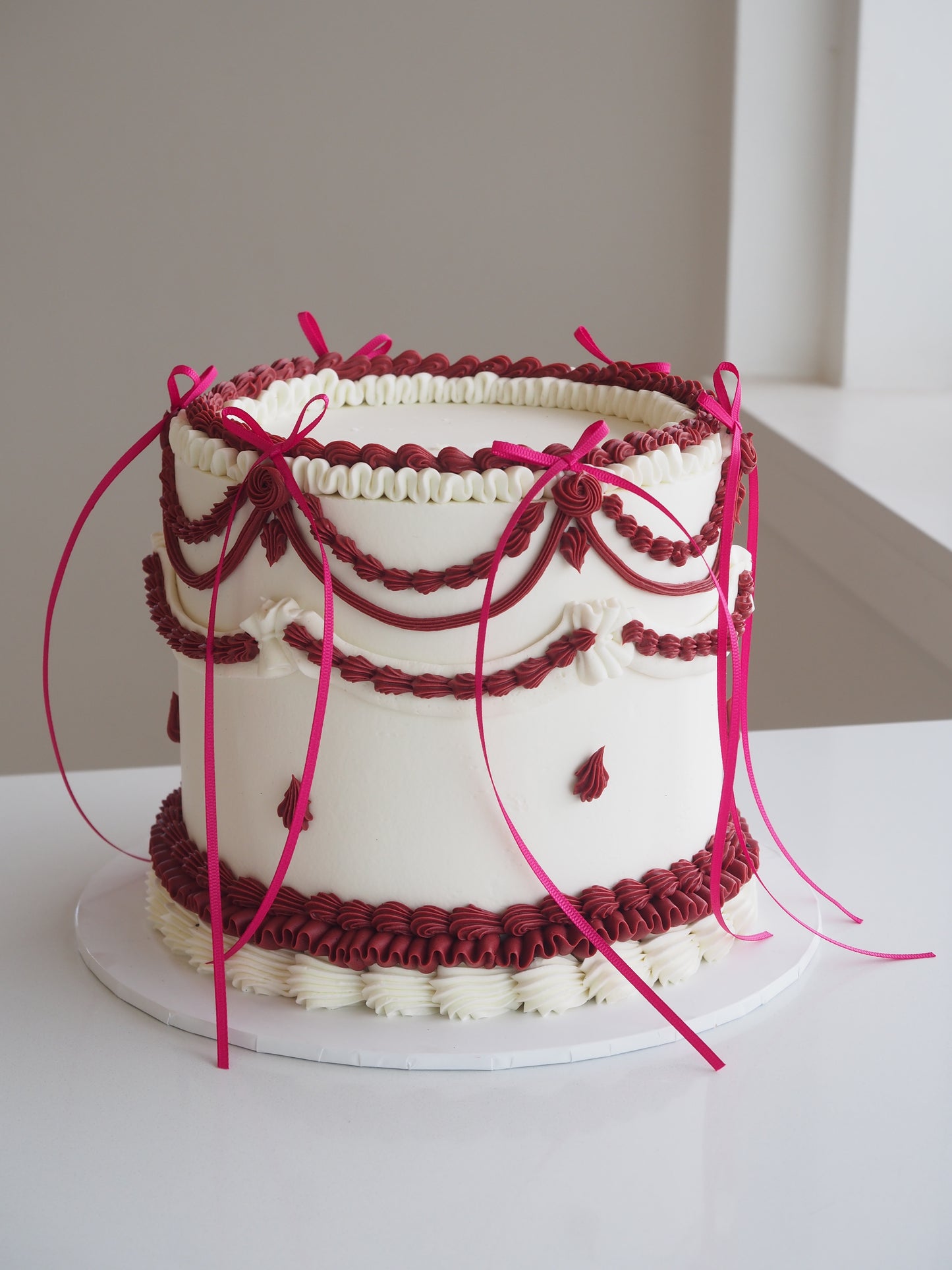 Dainty Vintage Cake