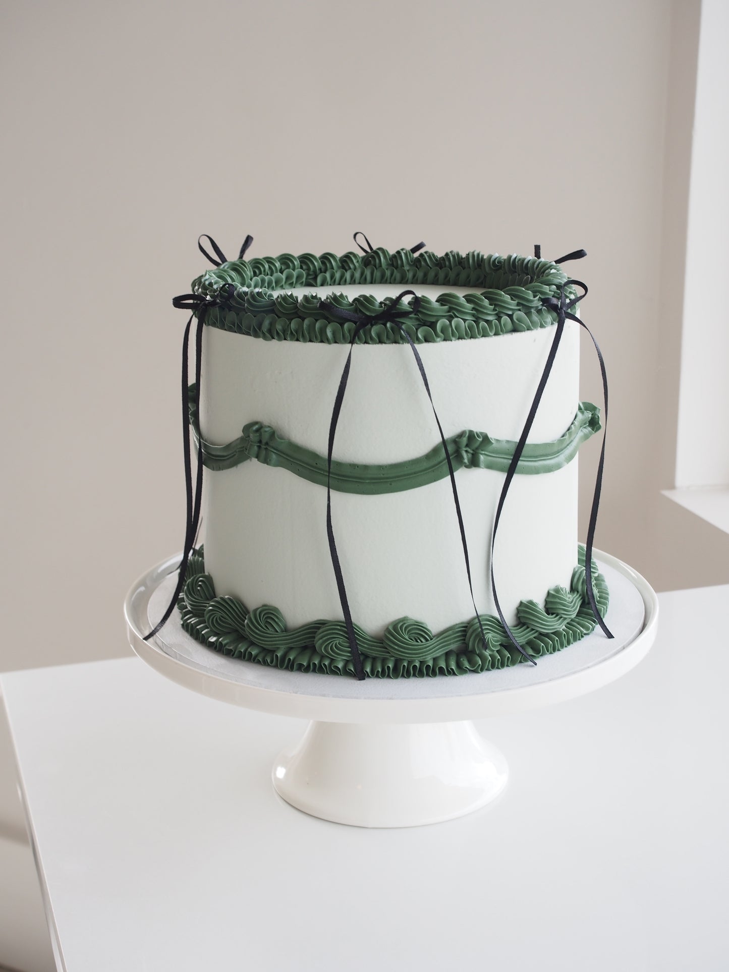 Vintage Bow Cake