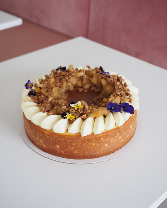 Apple Crumble Baked Cheesecake