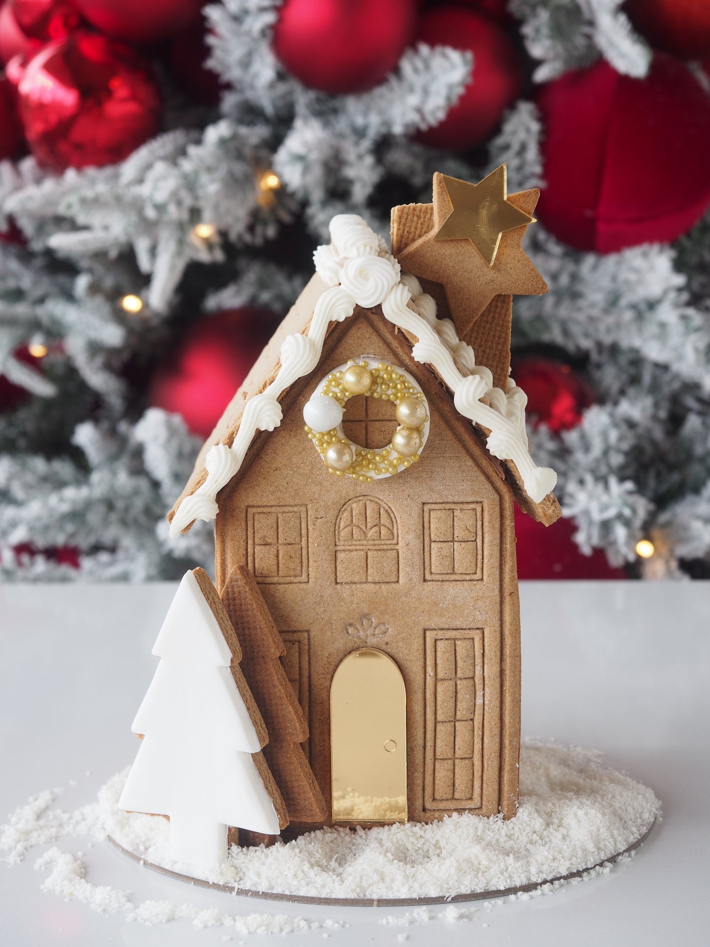 Christmas Gingerbread with piped detail 2025
