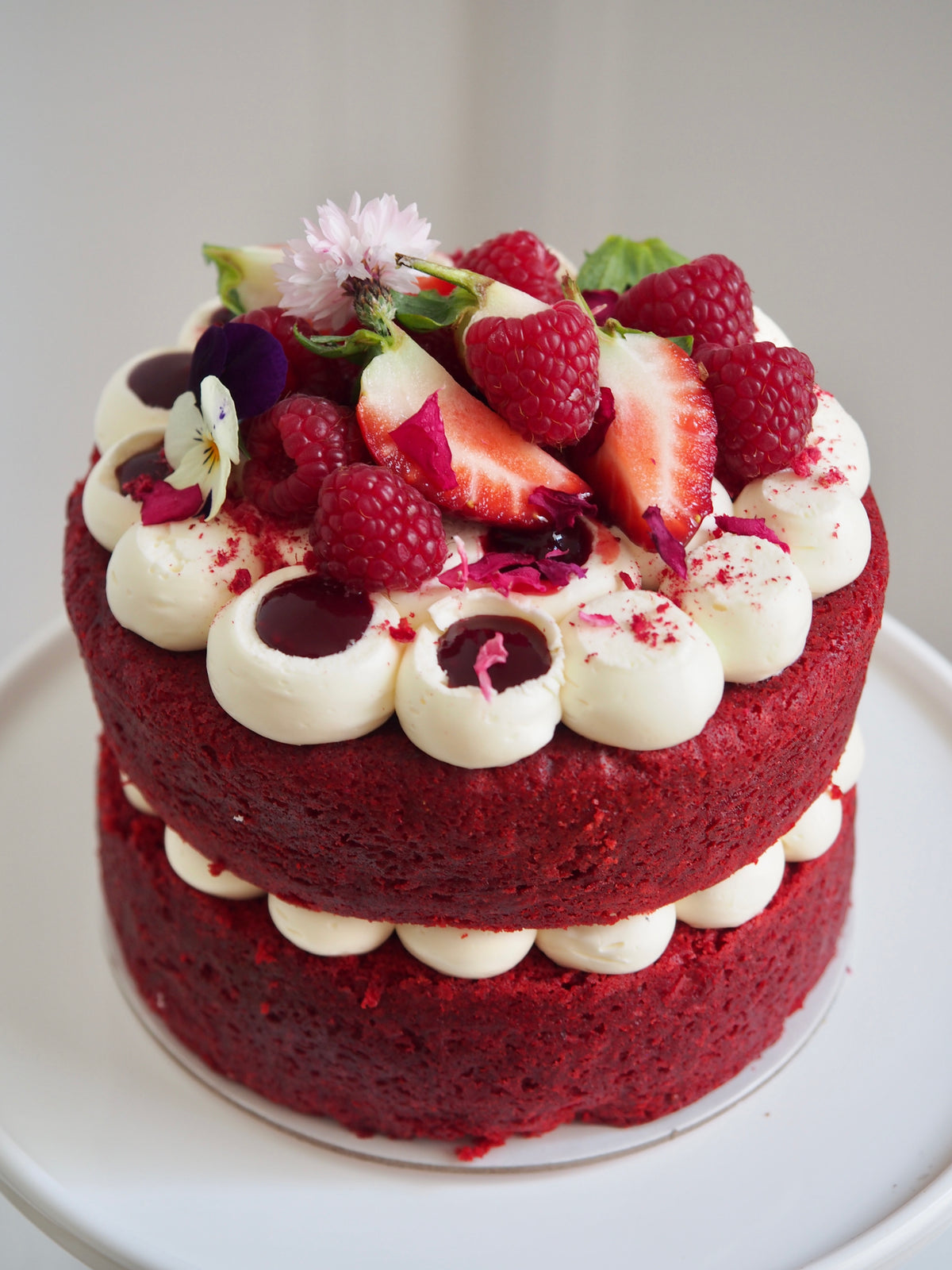 Raspberry Velvet Red Velvet Raspberry Cake β Loveit Cakes